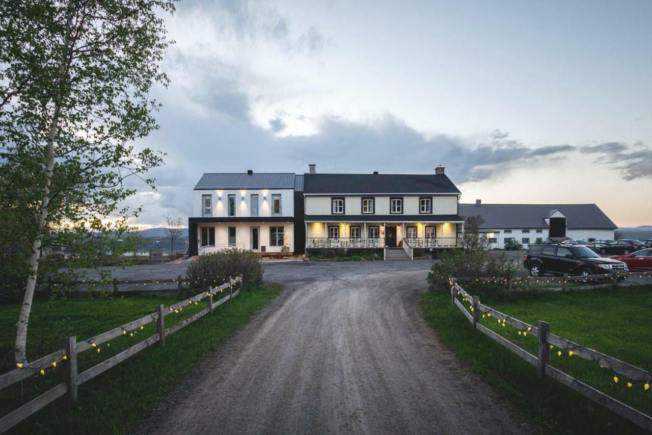 莱斯安瑟特斯奥伯格酒店及餐厅 St-Pierre-de-l'Île-d'Orléans 外观 照片
